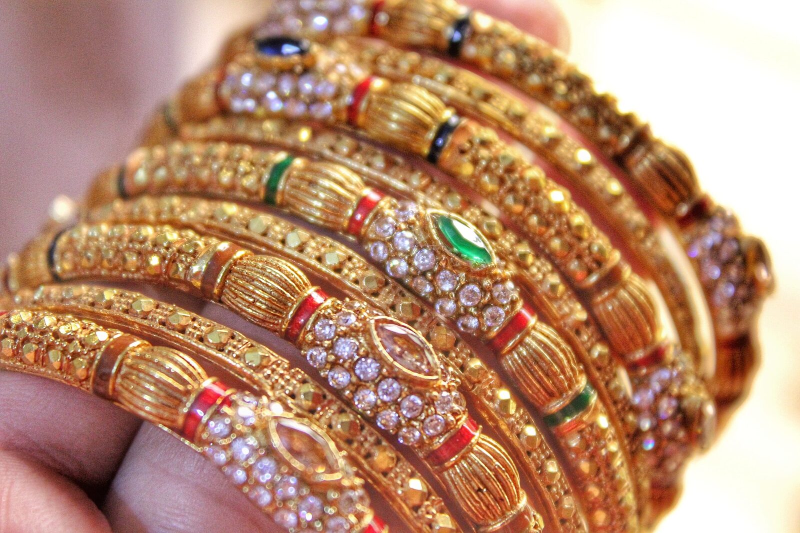 thappa kundan earrings