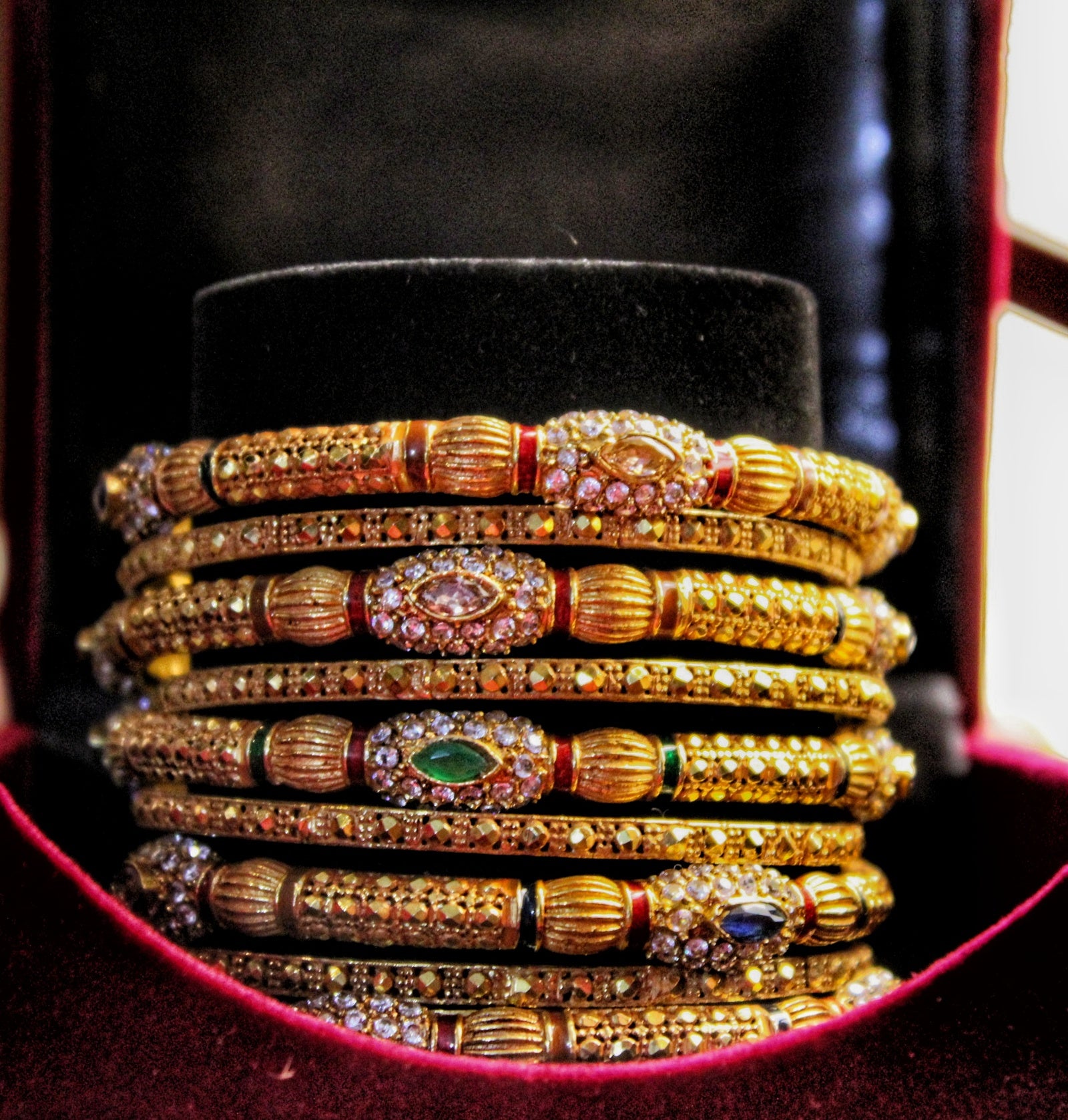 thappa kundan earrings